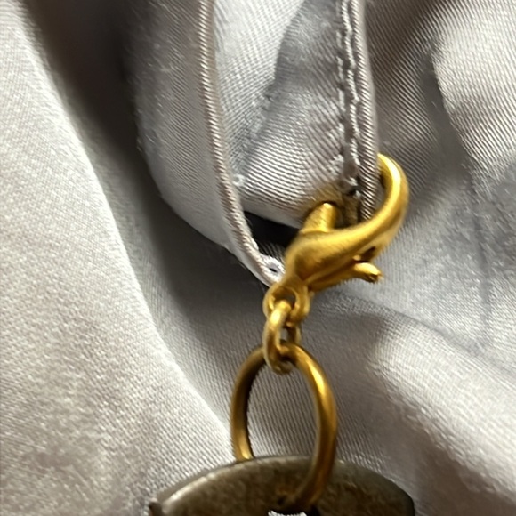 Anthropologie Antiqued Skeleton Key Shoe Charm NWOT shoe charms anthropologie - Picture 3 of 3